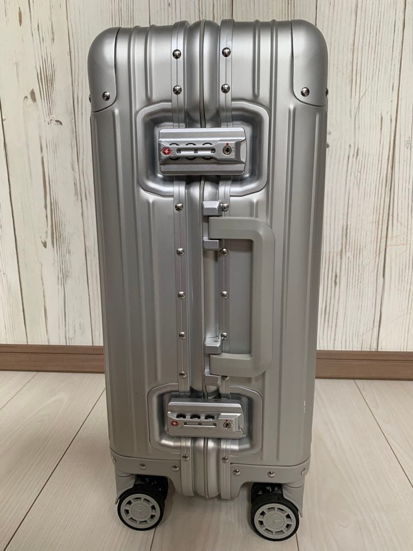メルセデスベンツ　スーツケース　キャリーケース32L シルバー