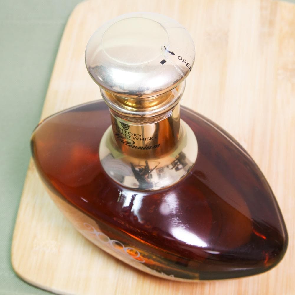 サントリー　ピュアモルトウイスキー　ミレニアム　2000