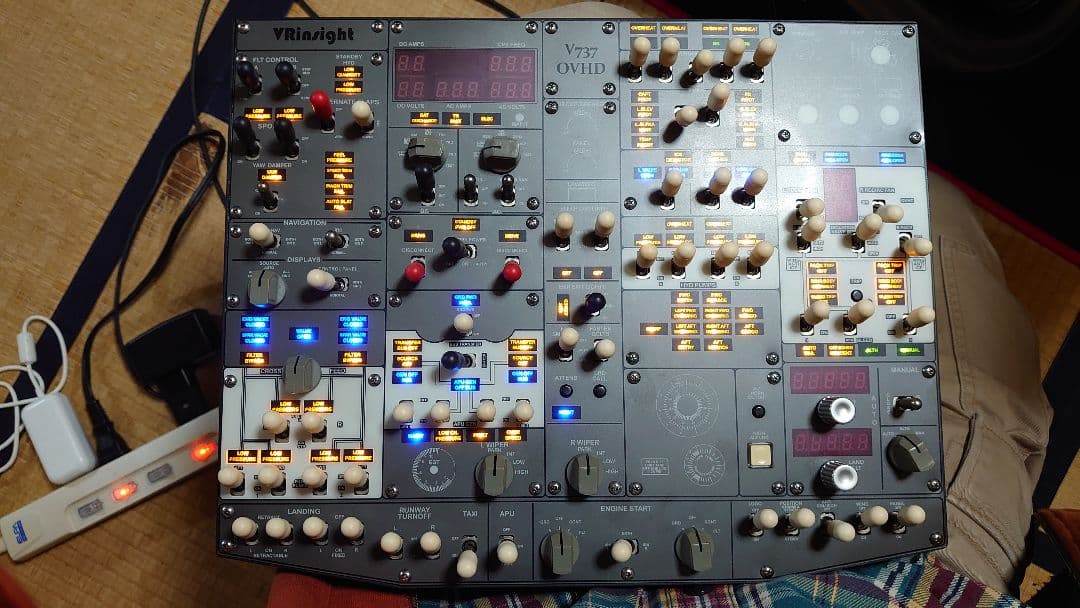 ​VRinsight B737 オーバーヘッドパネル（簡易版）ジャンク