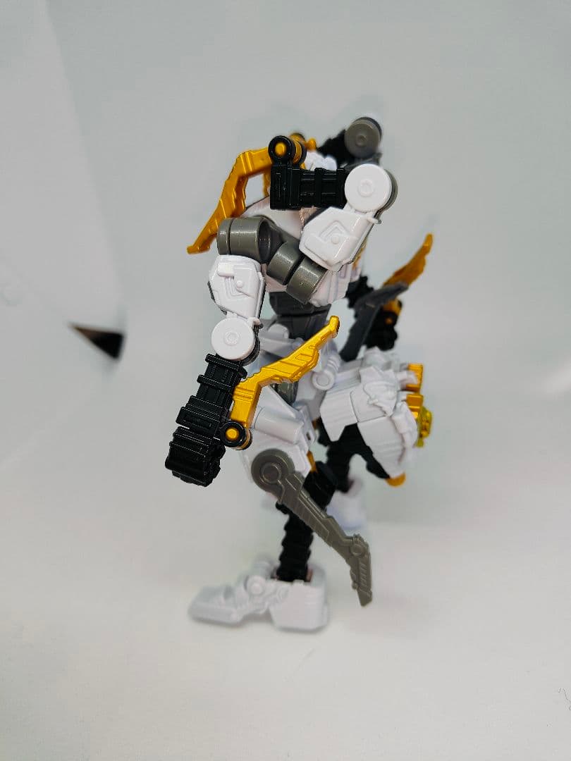 バンダイ　ミニプラシリーズ　王様戦隊キングオージャー　ゴッドキングオージャー