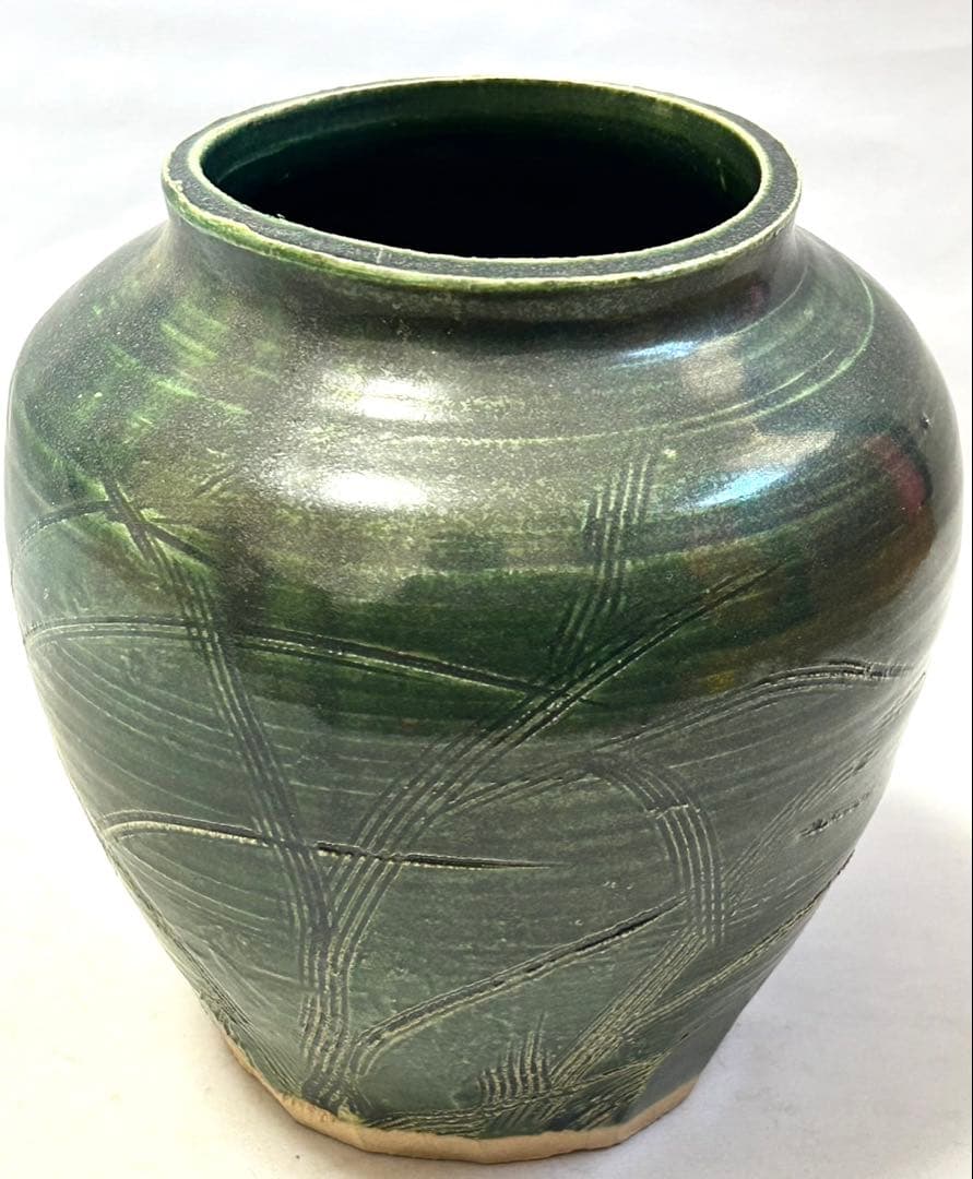魯山人　秋草彫緑釉壷