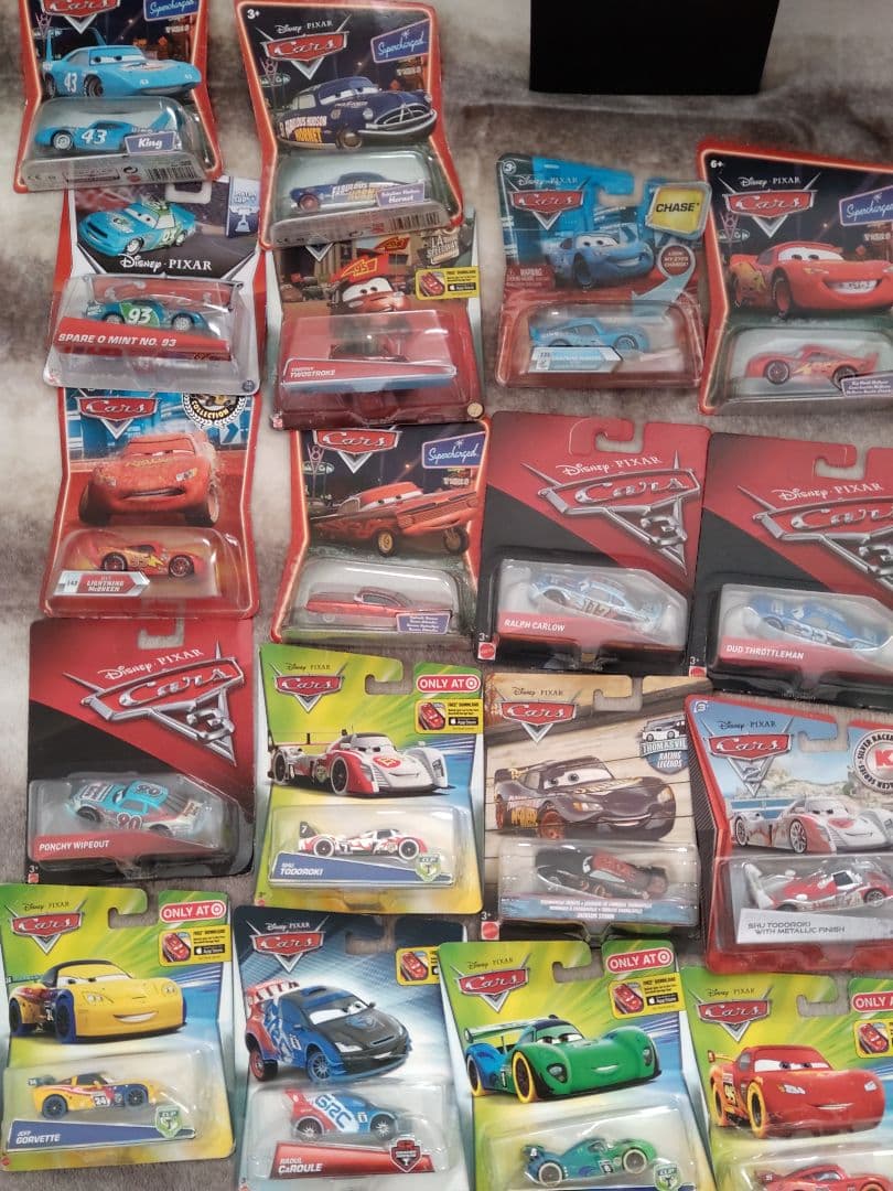 Mattel　マテル　カーズ　ミニカー　ケース付属　まとめ売り　おまけ付き