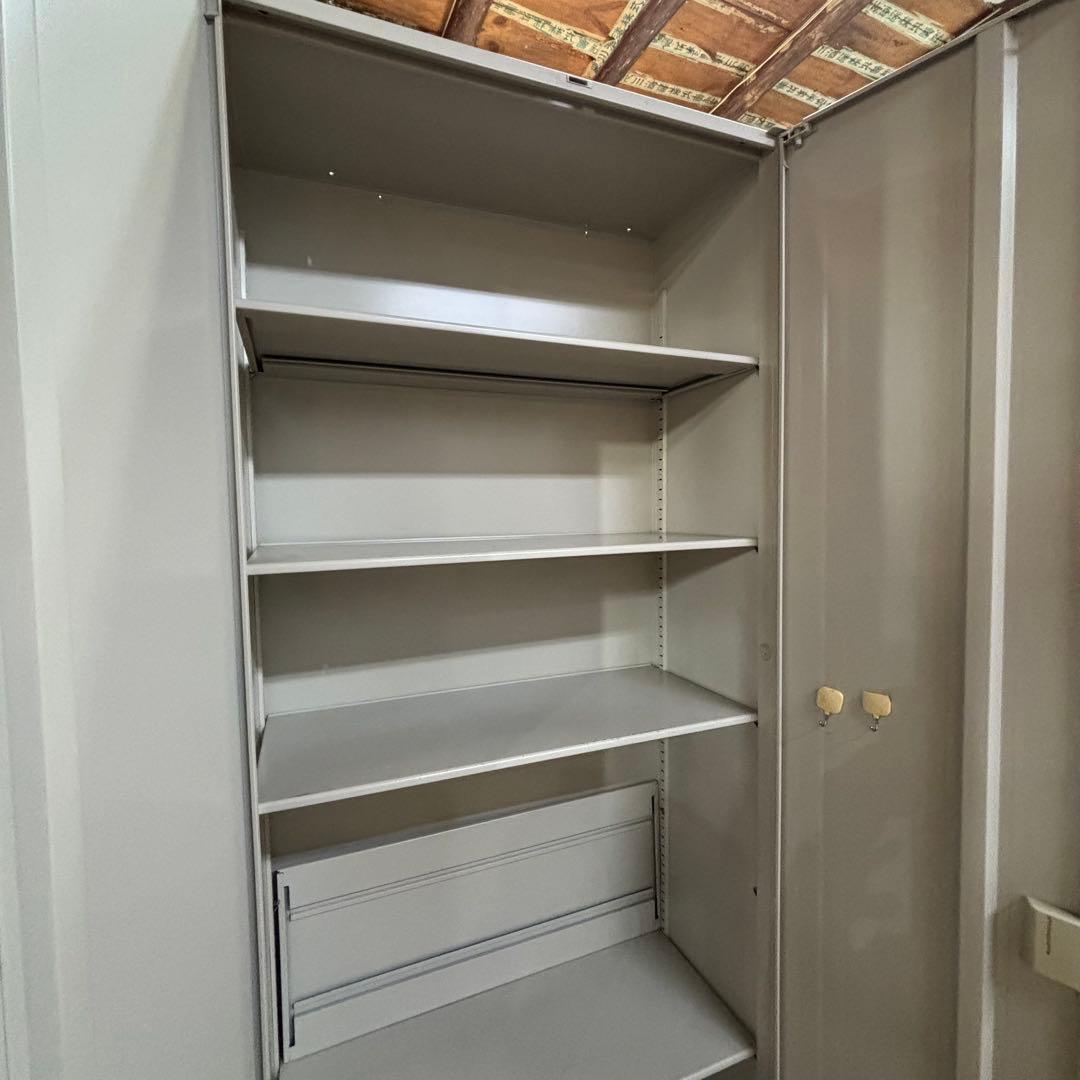 引取限定 鍵あり 両開き スチール 書庫 事務所 事務用品 キャビネット