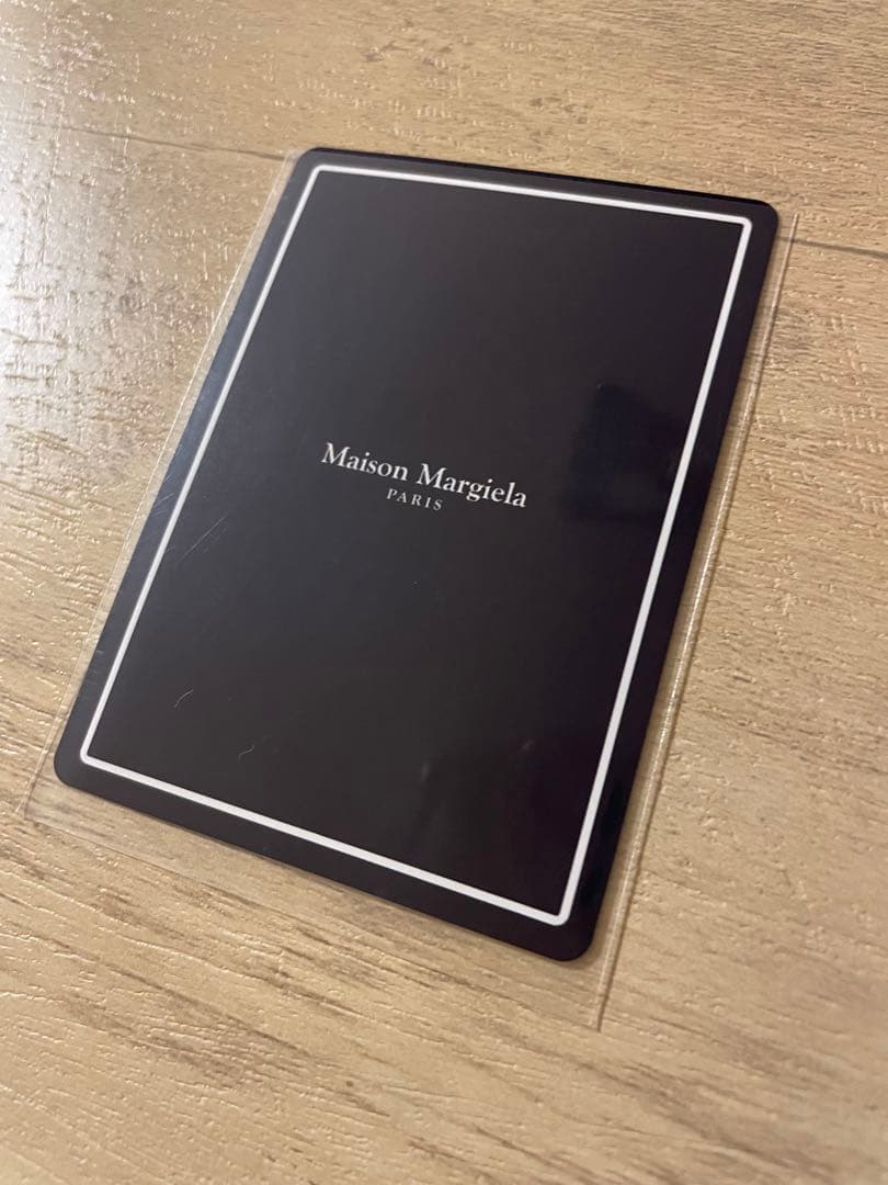 YM1224 メゾン マルジェラ トレカ 久保帯人 BLEACH ステッカー