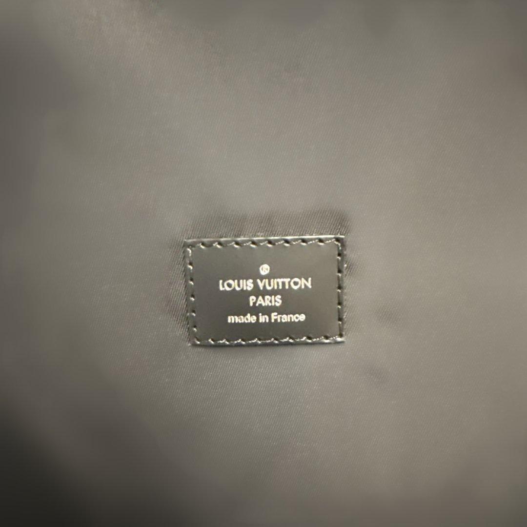 Louis Vuitton ダミエグラフィット キャリーケース