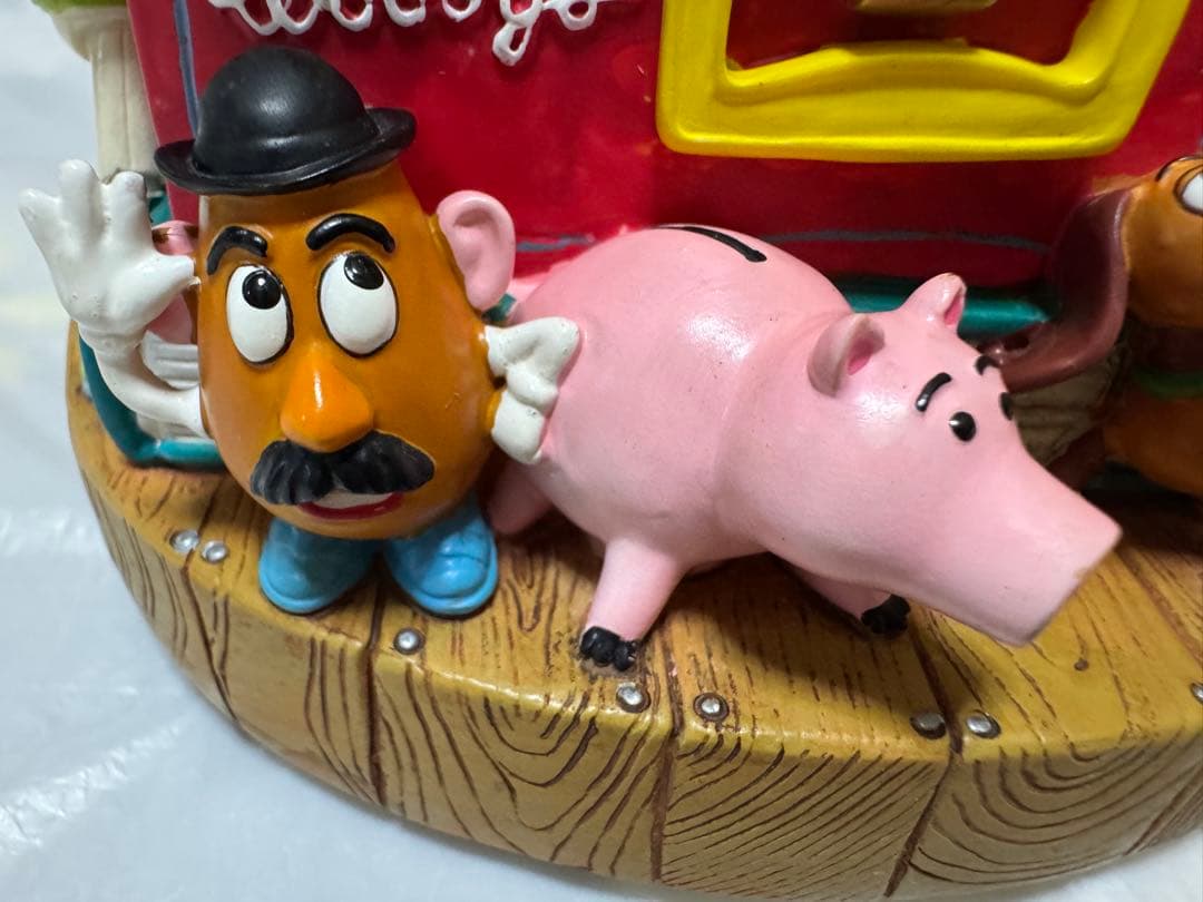 ディズニーストア トイストーリー2 オルゴール付きスノーグローブ