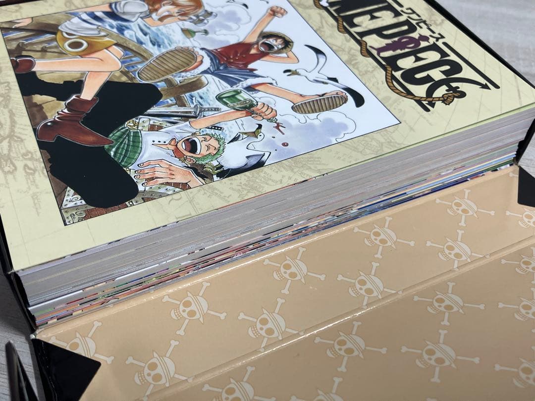 ONE PIECE　コミックスカバーポストカードセット　66枚+BOX特典5枚入