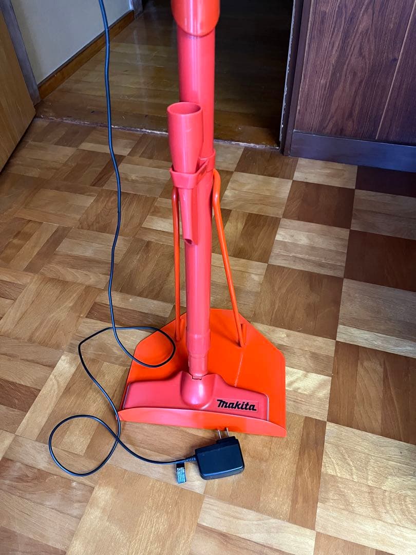 マキタ 軽量 クリーナー ターボⅡ 掃除機 通販生活 スタンド付　送料込み