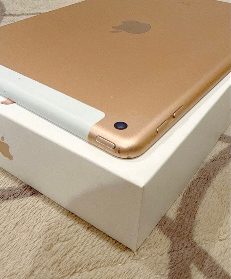 Apple iPad 第6世代 Wi-Fi＋Cellular 32GB