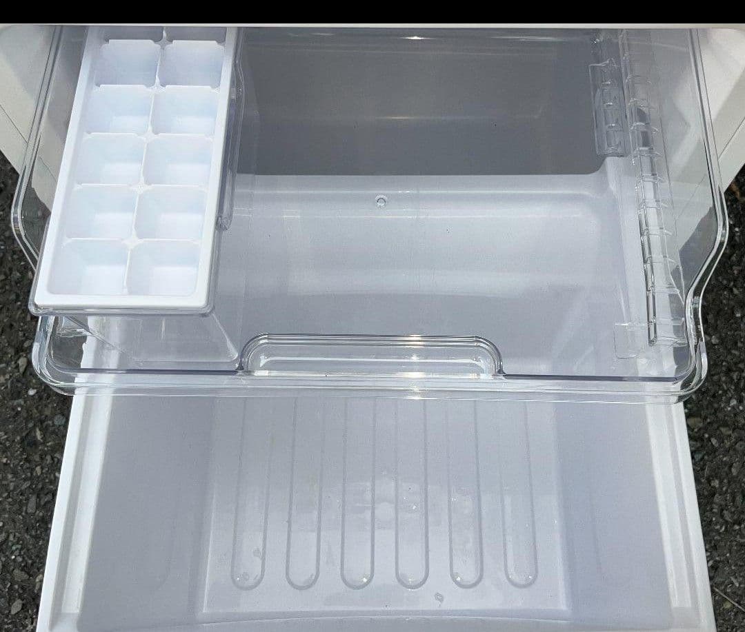 SHARP冷凍 冷蔵庫 152L 横縞模様　自動霜取り機能付き　2021年製