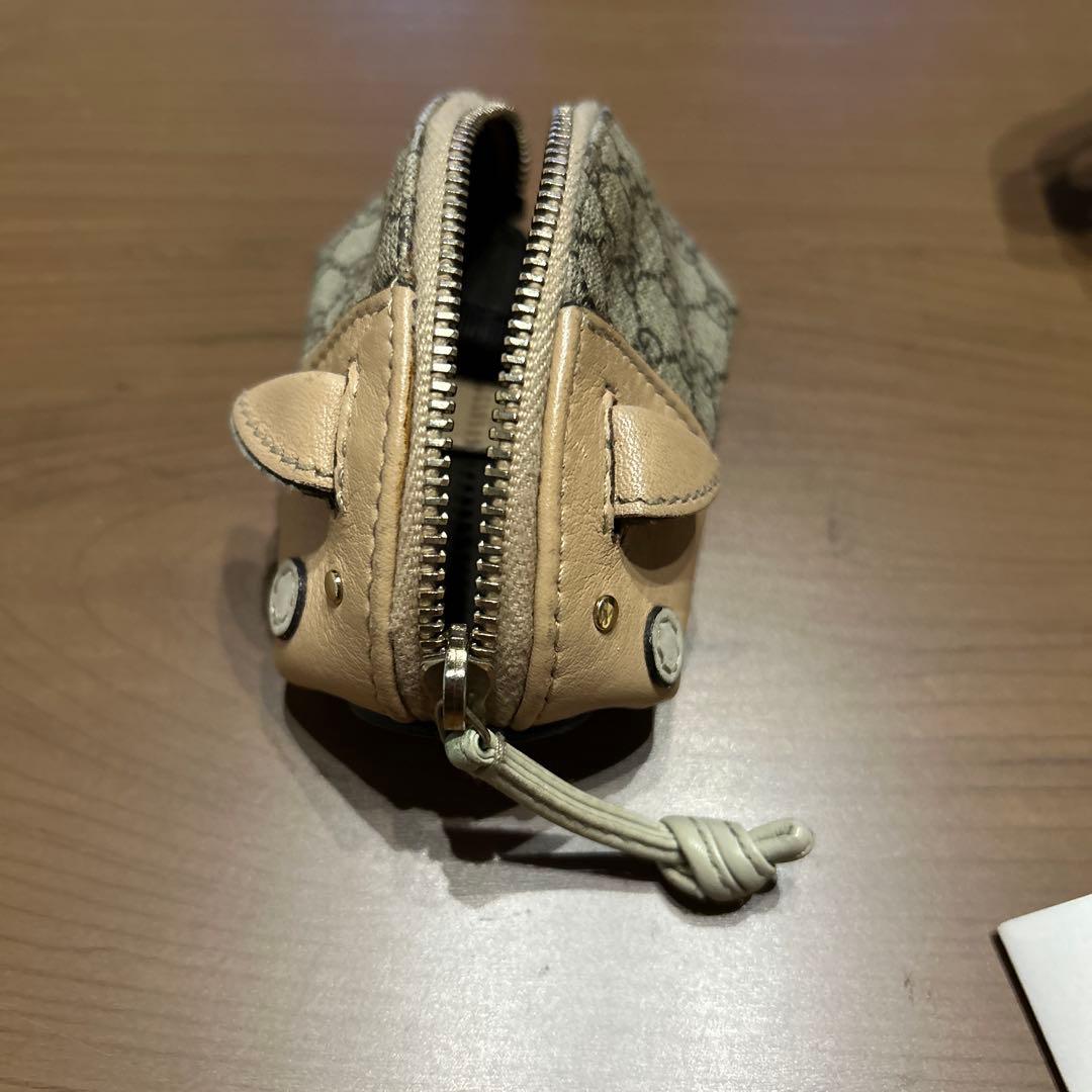 GUCCI ケース 動物モチーフ