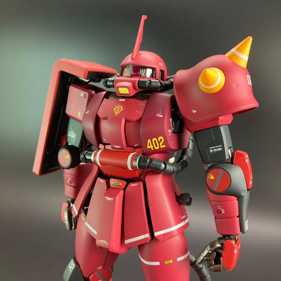 MG ザクⅡ ジョニーライデン専用機　塗装済み完成品ガンプラ