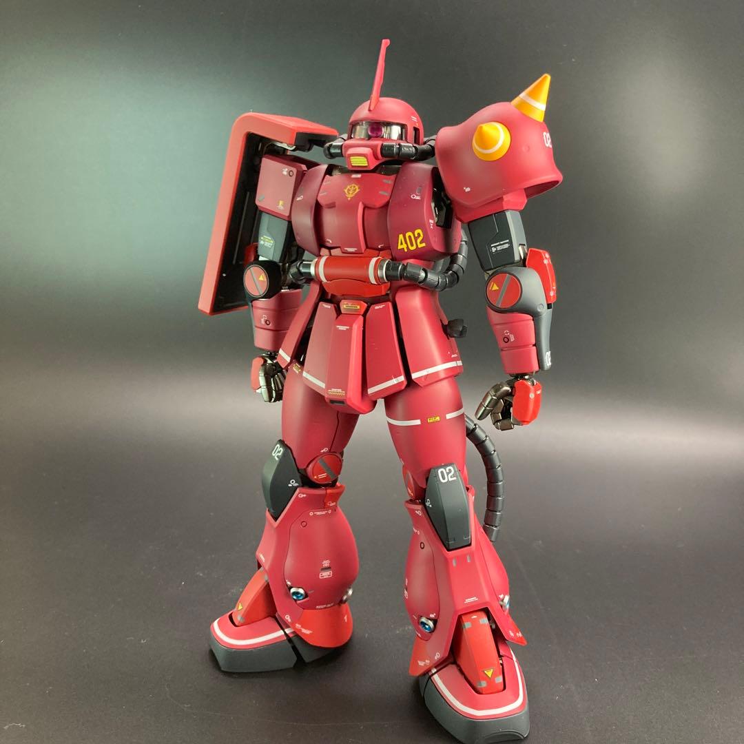 MG ザクⅡ ジョニーライデン専用機　塗装済み完成品ガンプラ