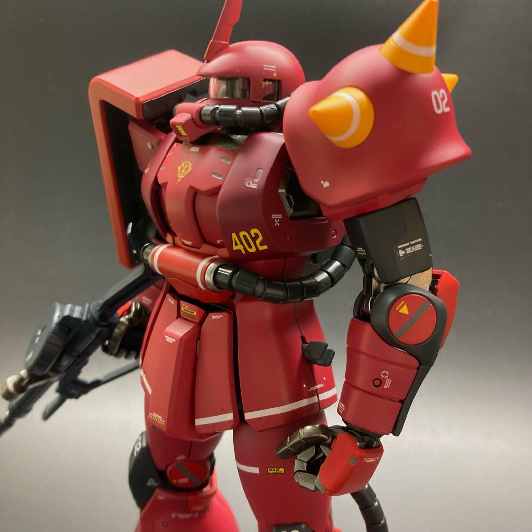MG ザクⅡ ジョニーライデン専用機　塗装済み完成品ガンプラ