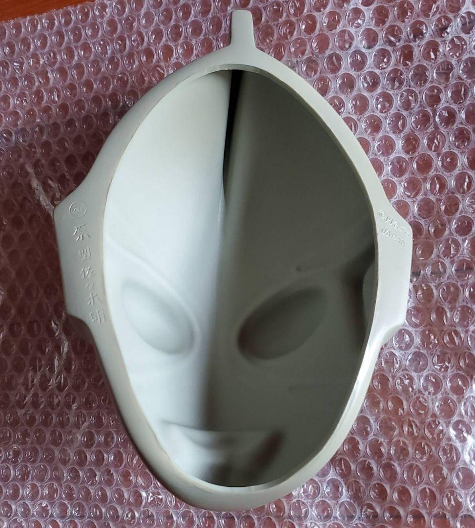 s*3様 M1号　ウルトラマン　1/2 マスク　グレーカラー　サイン入りベース付