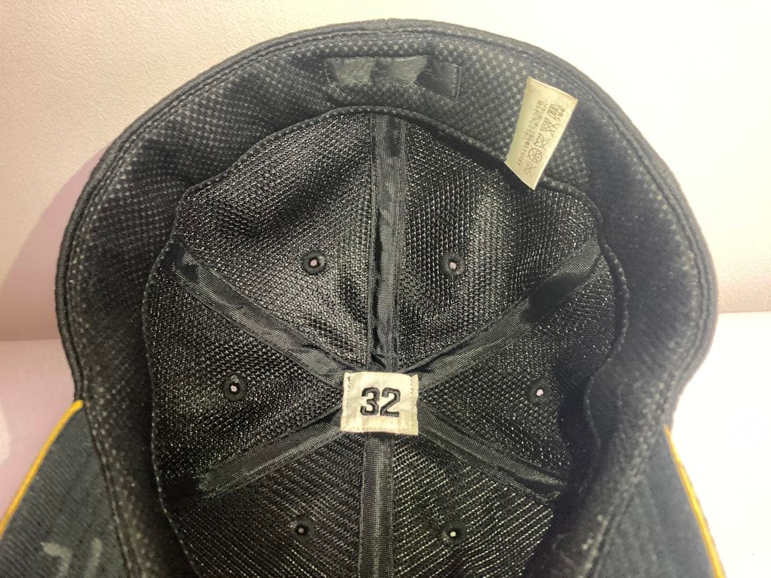 【実使用】ミズノプロ 阪神タイガース キャップ 帽子 新井選手 サイン入 32