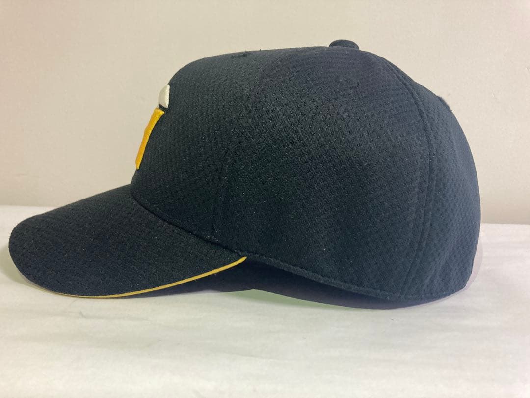 【実使用】ミズノプロ 阪神タイガース キャップ 帽子 新井選手 サイン入 32