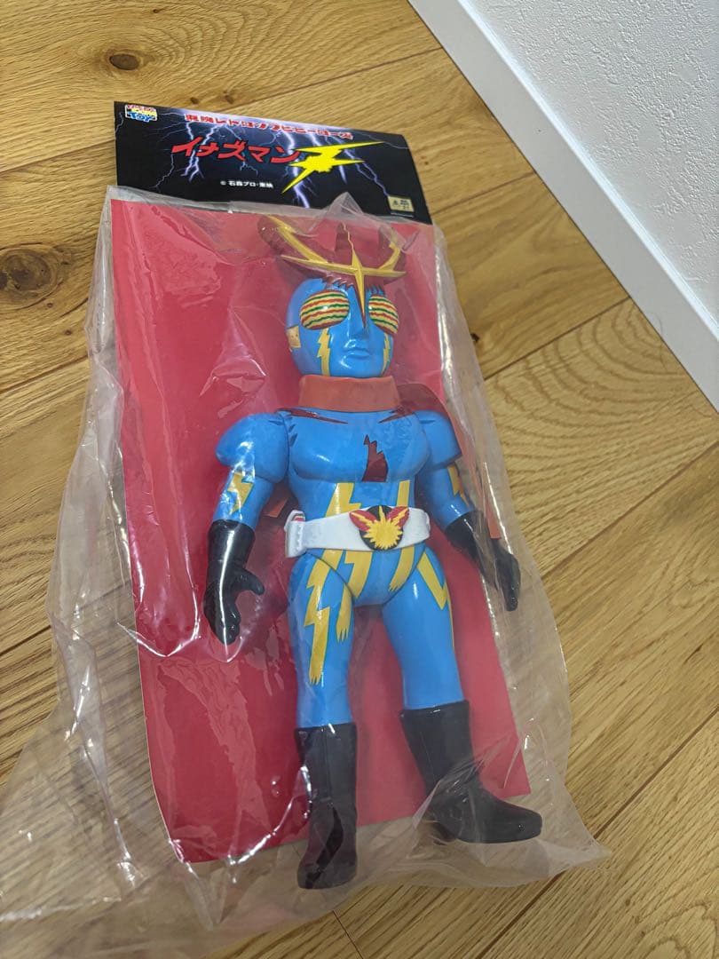 東映レトロソフビコレクション イナズマンF(新色)未開封 メディコムトイ
