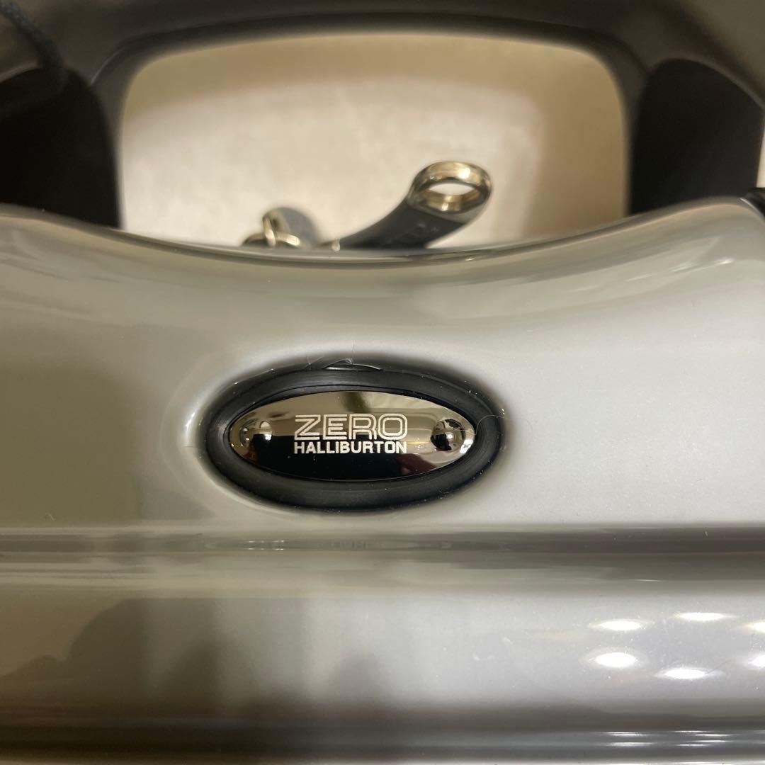 【未使用品】ZERO HALLIBURTON Z-FLEX グレー