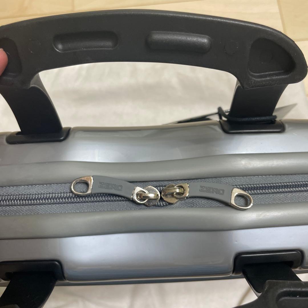 【未使用品】ZERO HALLIBURTON Z-FLEX グレー