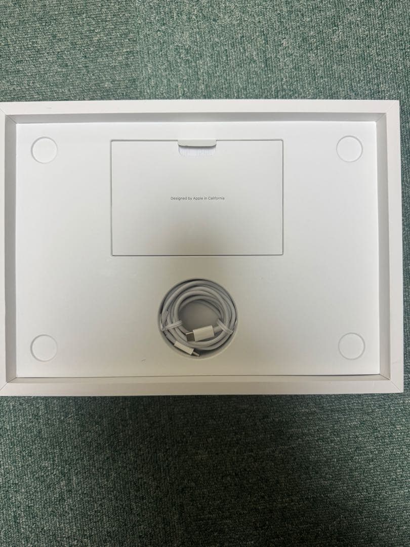 MacBook Pro 2022 M2 8GB 13インチ 付属品付き 箱付き