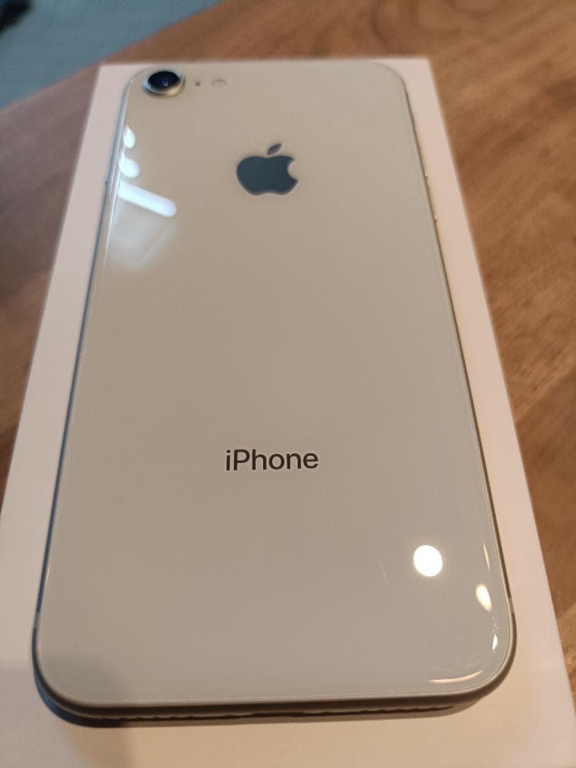Apple iPhone 8 64GB ホワイト 本体