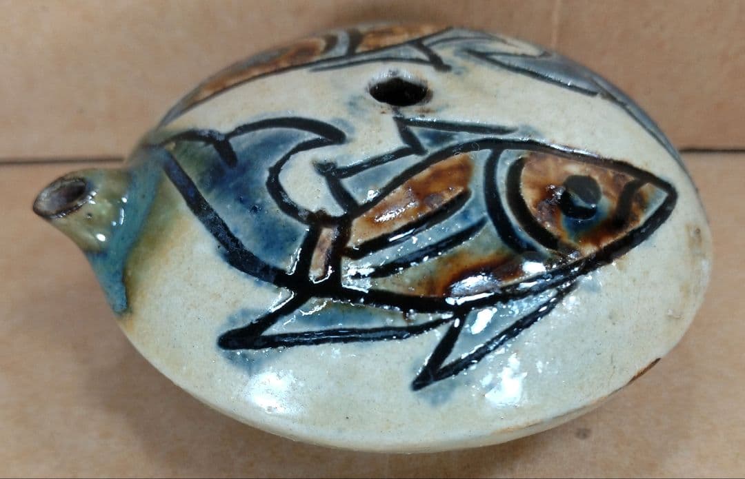 【本物保証】金城次郎 壷屋焼水滴 共箱 栞2 人間国宝 壺屋焼 魚紋水滴 美品