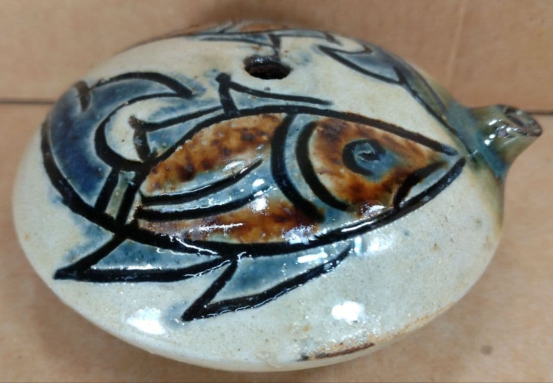 【本物保証】金城次郎 壷屋焼水滴 共箱 栞2 人間国宝 壺屋焼 魚紋水滴 美品