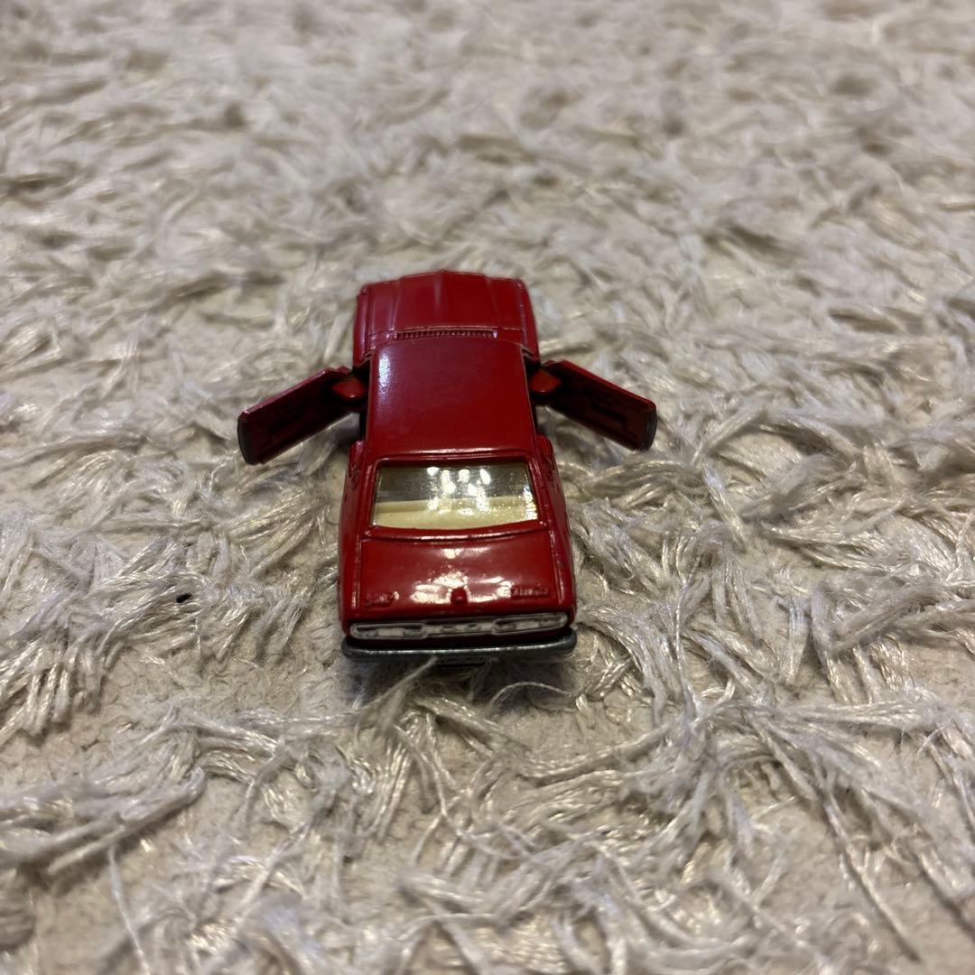 トミカ黒箱NO18ニッサン ブルーバードU 2000GT-X