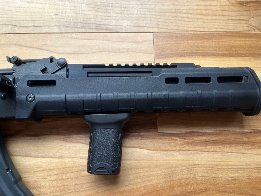 東京マルイ　AKM ガスブロ　マグプルカスタム その他色々　マガジン2つ付き