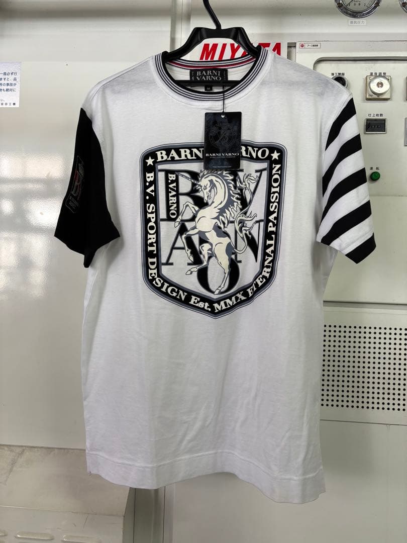 謙一 新品BARNI VARNOユニコーンプリント Tシャツ Mサイズ