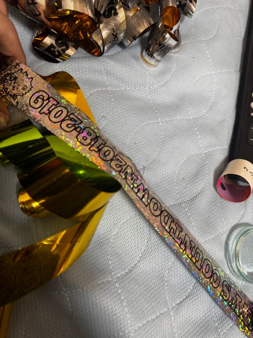 SixTONES 落下物　銀テ