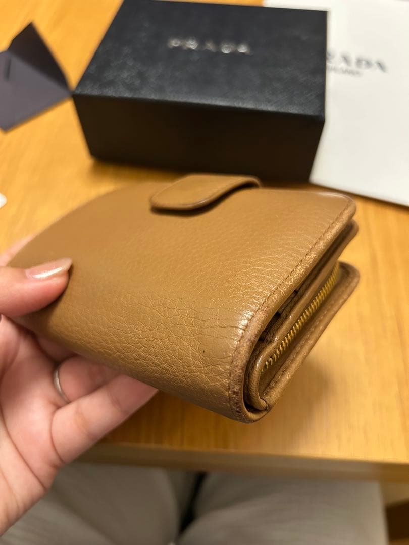 PRADA 二つ折り財布 ブラウン