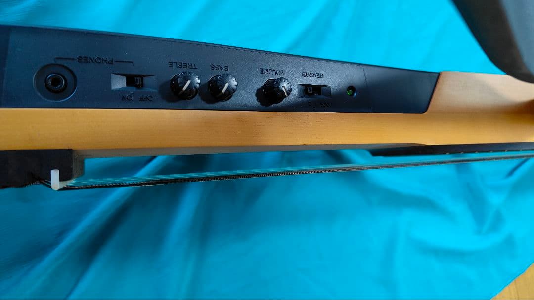 ヤマハ サイレントギター ナチュラル純正ケース付き ほか 付属品多数