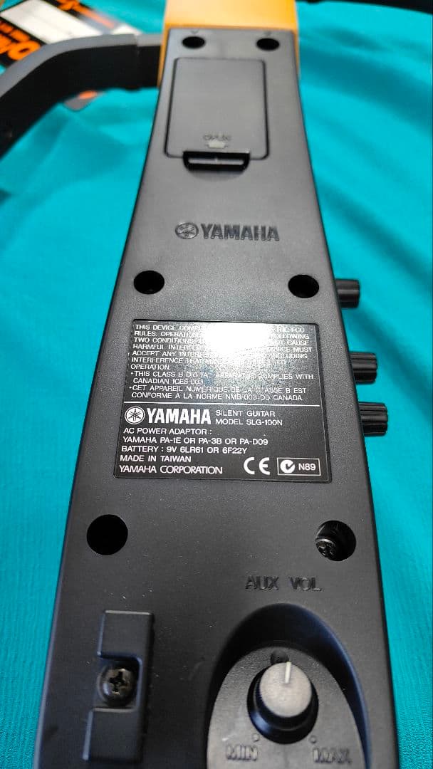 ヤマハ サイレントギター ナチュラル純正ケース付き ほか 付属品多数