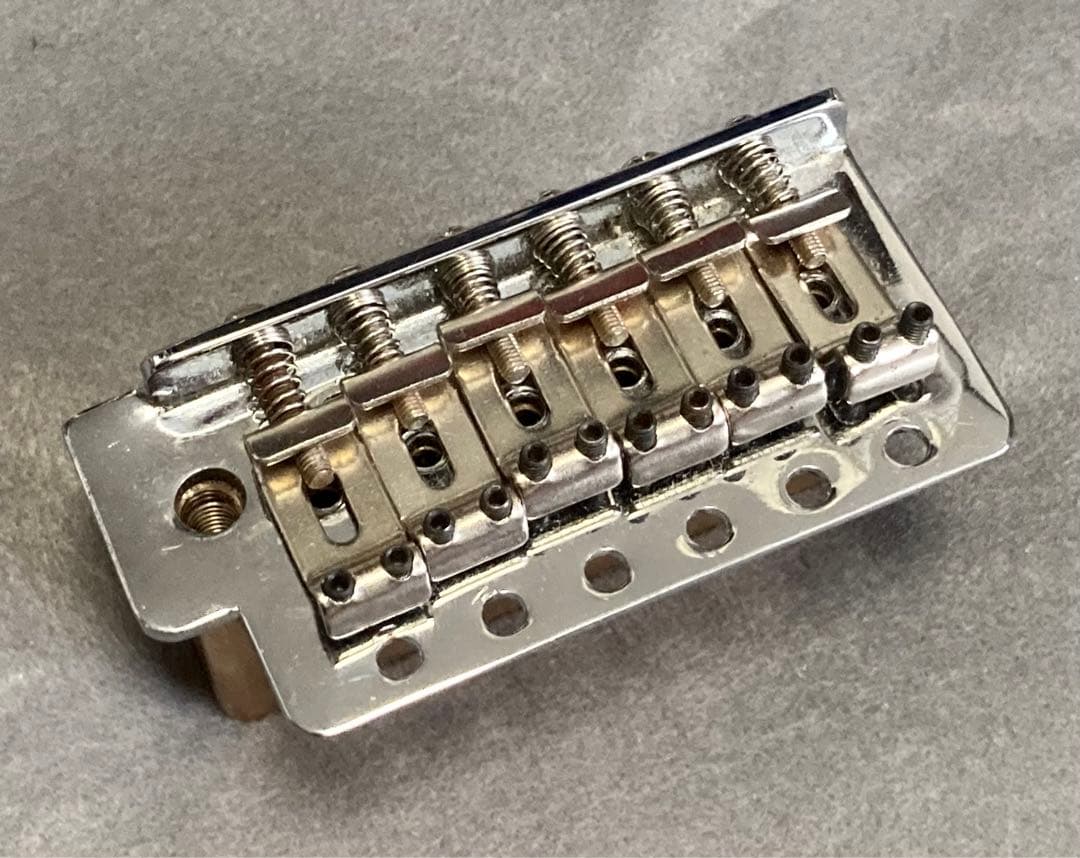 ストラトキャスター レリック ボディ　ブリッジ ピックガード ぺグ セット