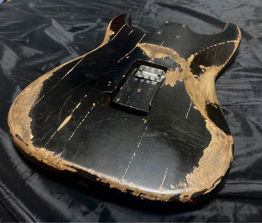 ストラトキャスター レリック ボディ　ブリッジ ピックガード ぺグ セット