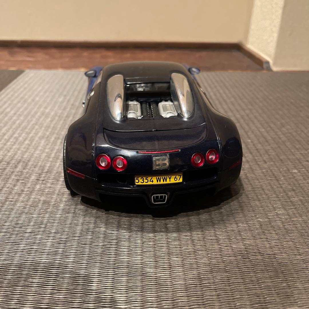 autoart Bugatti Veyron Showcarハッピーの
