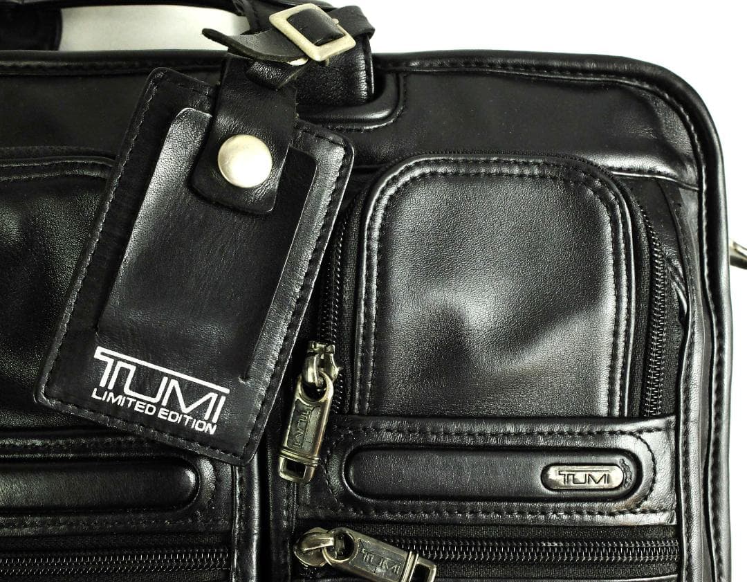 トゥミ 96114G4.4 ラージ・コンパクト・スクリーンPCブリーフ（LTD）