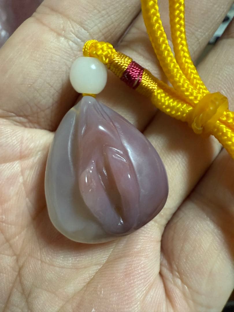 希少彫物　縁結び　女陰 メノウ 貴重　提げ物　置物　天然石　彫り物 限定1点