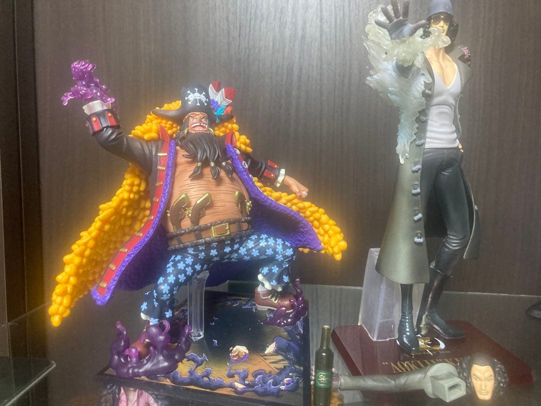 四皇 ワンピースフィギュア ルフィ シャンクス バギー ティーチ　合計8体+2体