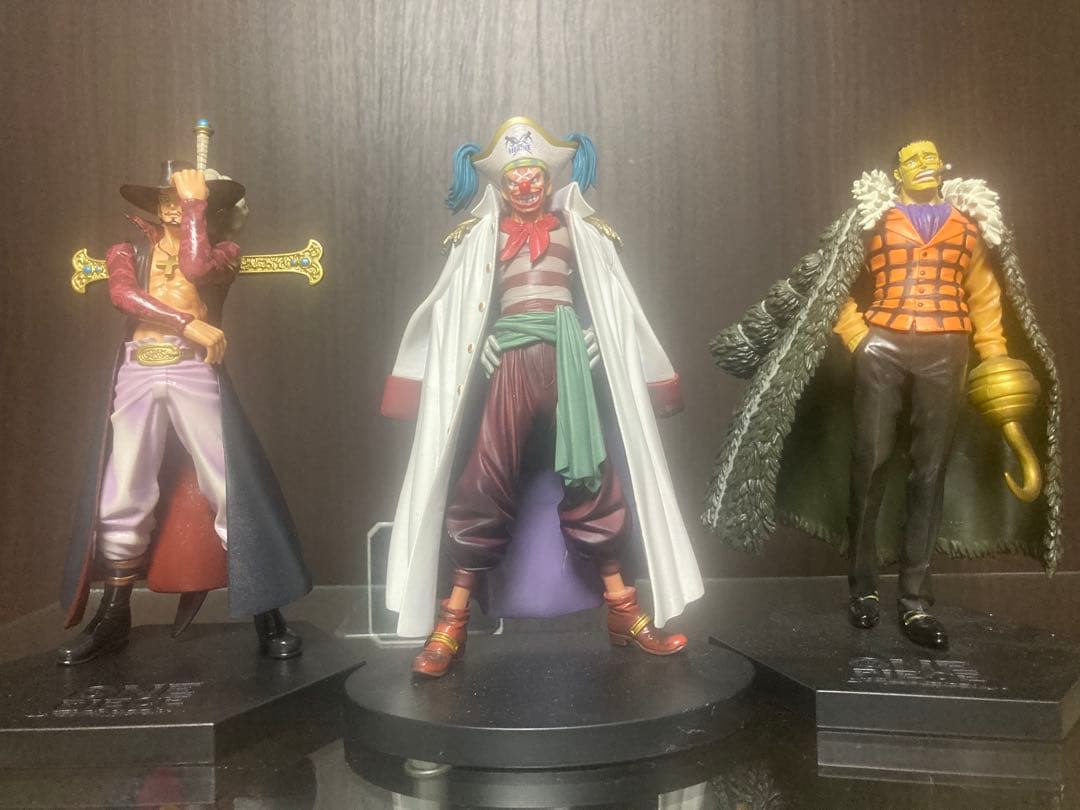 四皇 ワンピースフィギュア ルフィ シャンクス バギー ティーチ　合計8体+2体