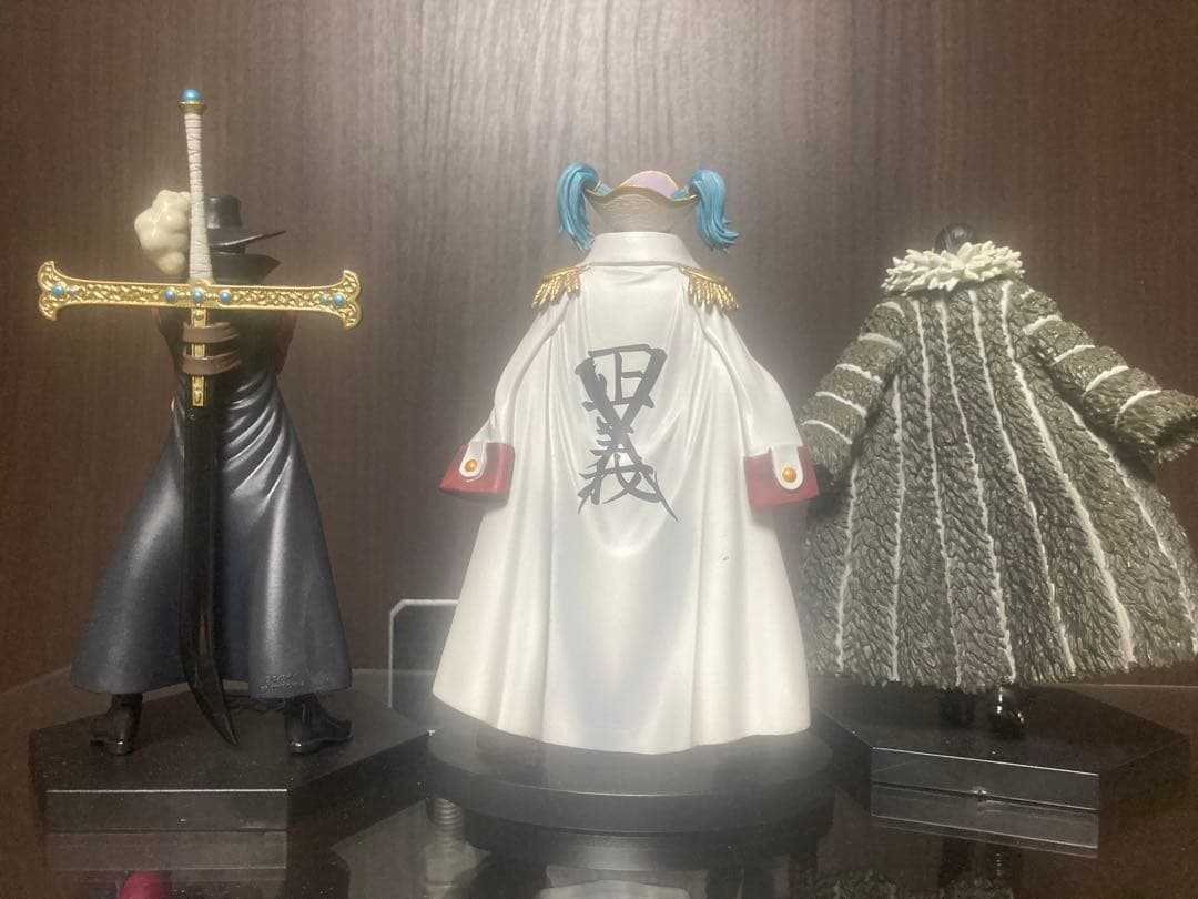 四皇 ワンピースフィギュア ルフィ シャンクス バギー ティーチ　合計8体+2体