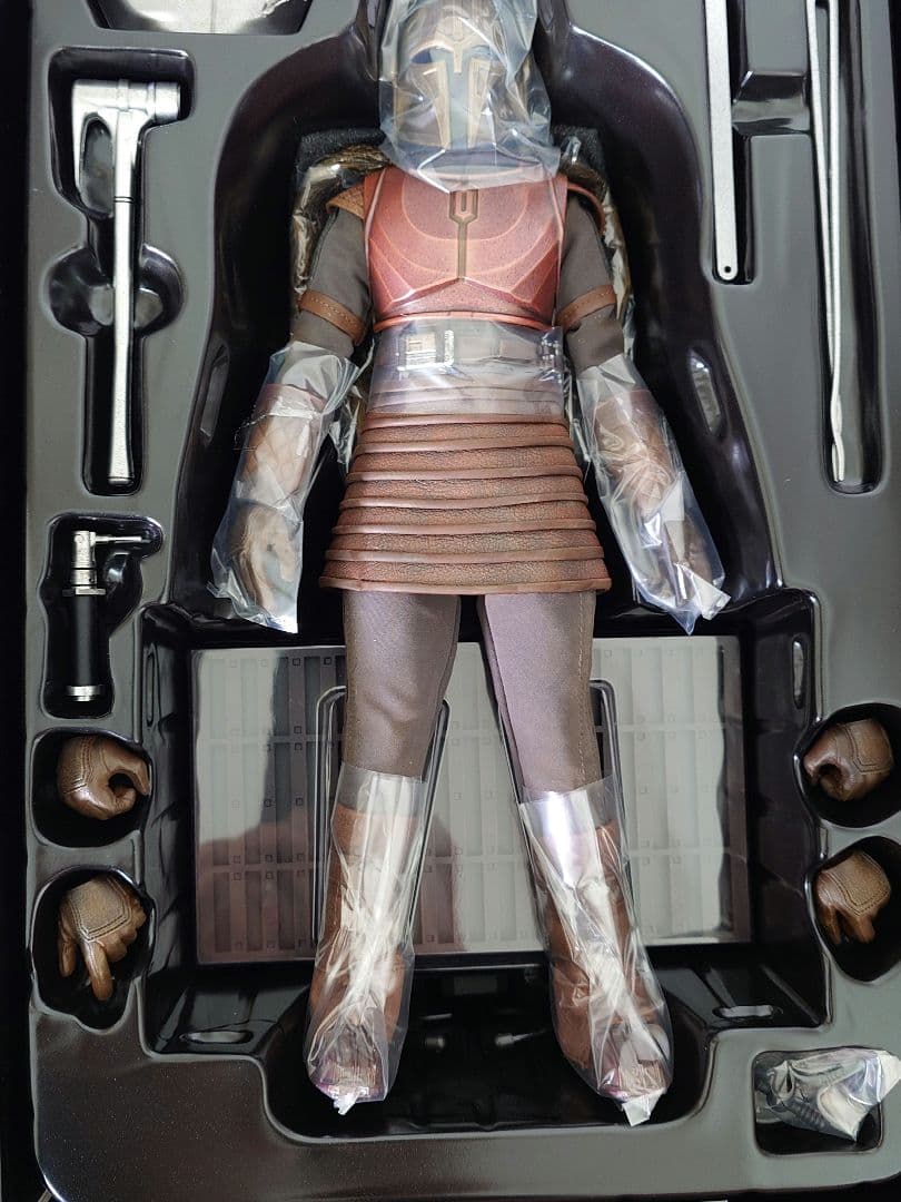 ホットトイズ 1/6 アーマラー（マンダロリアン）