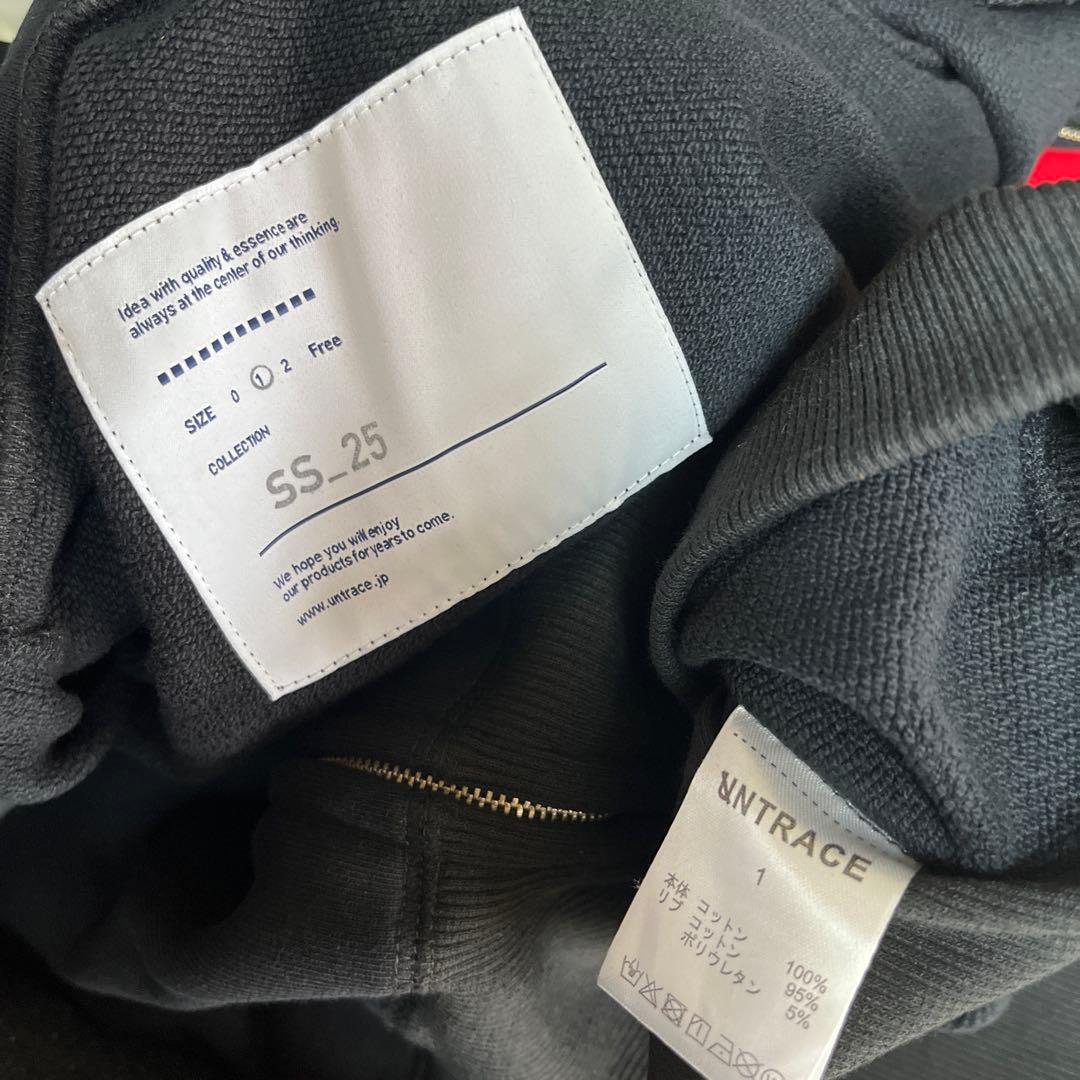 とらっきい様UNTRACE 25ss 伊勢丹POPUP 限定ジップパーカー 黒1