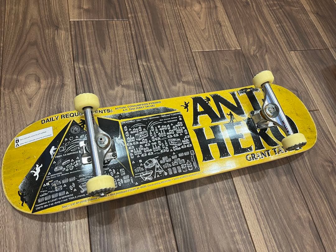 ANTI HERO コンプリートデッキ　スケートボード 8.75インチ