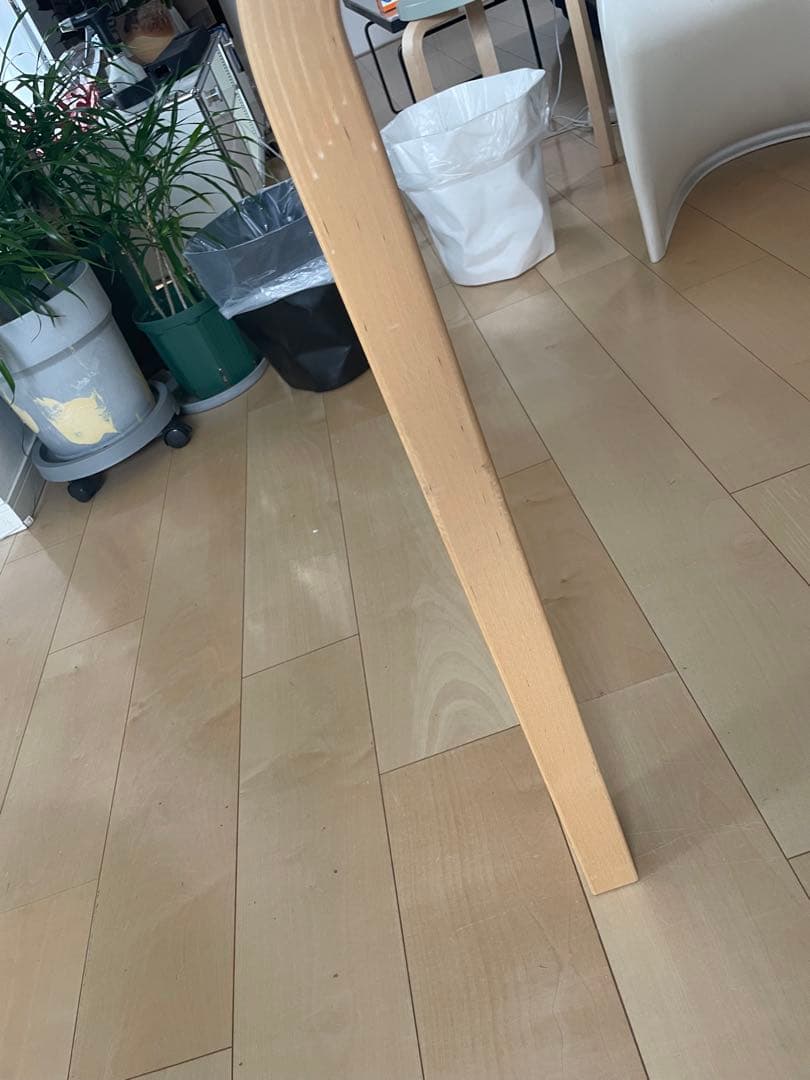 artak ホワイト　ダイニングテーブル　artek TABLE 82A