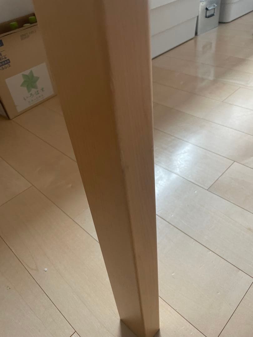 artak ホワイト　ダイニングテーブル　artek TABLE 82A