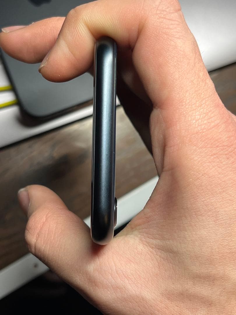 iPhone SE3 128gb バッテリー新品