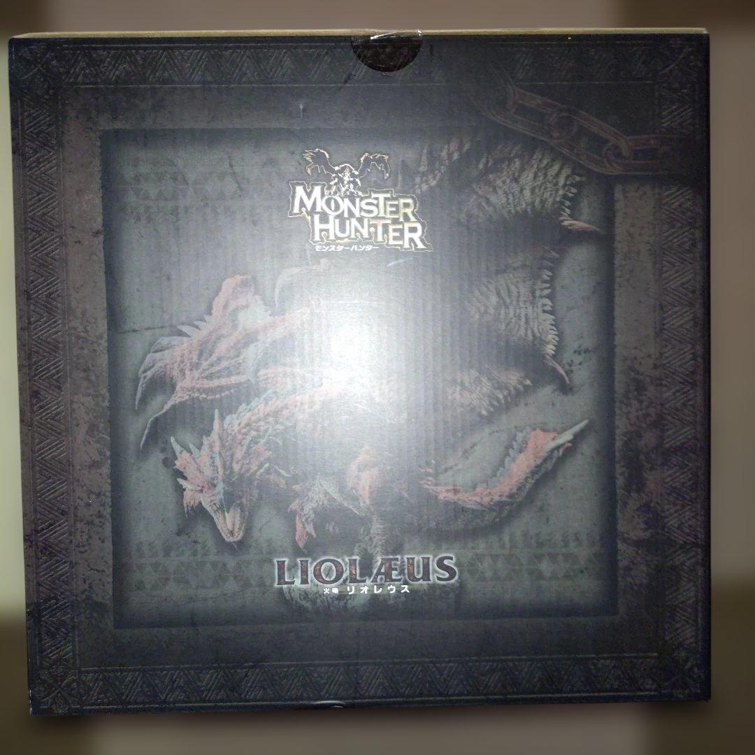 モンスターハンター　リオレウス　 フィギュア　限定版　銀火竜　リオレウス希少種